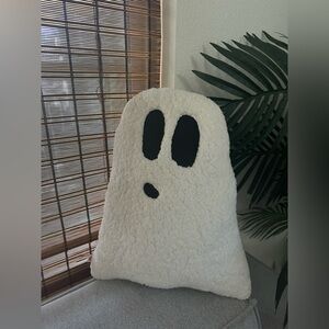 🆕 Etsy: Customized Ghost Decor Pillow (Halloween)